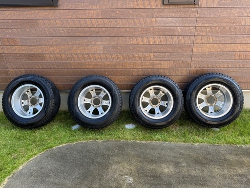 【値下げ可能！】プラド　ハイラックス　265/65/R17 　スタッドレスタイヤ