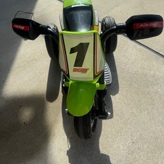 子供用電動バイクの画像