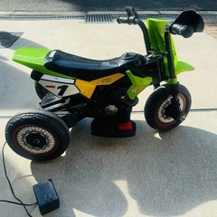 子供用電動バイクの画像