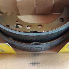 トヨタラクティス　リアブレーキシュー新品の画像