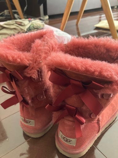 UGG ブーツ　リボン付き　23cm
