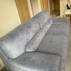 三人掛けソファの画像