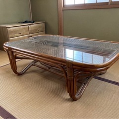 テーブル