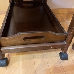 サイドテーブル　キャスター付き折りたたみ台の画像