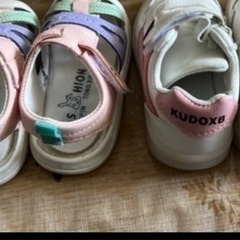 2足セット
女の子LEDライトアップスケートシューズ、子供用屋外サンダルの画像