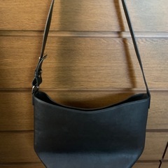 【今週500円】「バケツ型マチたっぷりショルダーバッグ」