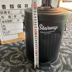 ゴミ箱の画像