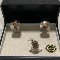 カフスボタンとネクタイピンのセット