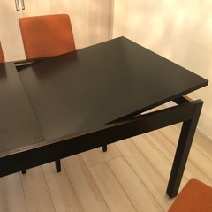 【ボーコンセプト】伸縮ダイニングテーブル＆チェアーセットの画像