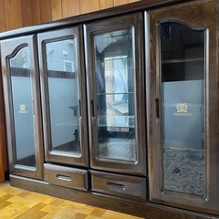 ダークブラウン 木製キャビネット ガラス扉