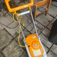 リョービ　芝刈り機