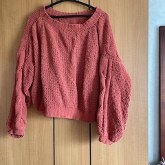 茶色オレンジの秋らしいセーター