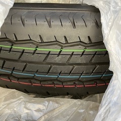 ハイエース 純正 タイヤ ホイール ホイールカバー ほぼ新品 4本セット 超美品 200系トヨタハイエース純正ホイールカバー付きタイヤホイール4本