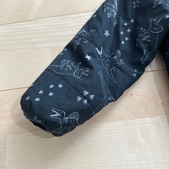 恐竜　上着　110cmの画像