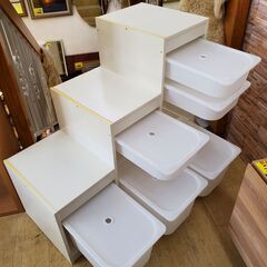 TROFAST トロファスト 収納ラック 階段ラック ホワイト 収納ボックス6個付き◆幅99㎝×奥行44㎝×高さ94㎝/68㎝/43㎝◆買取帝国 朝霞店 配達可能の画像