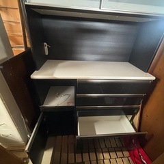 【決まりました】食器棚の画像