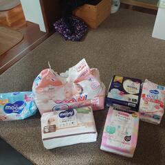 赤ちゃん用オムツとお産用パッドとマミーパット