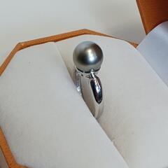 10mm玉 pt900 パール リングです
綺麗です
約6.9g 15号
の画像