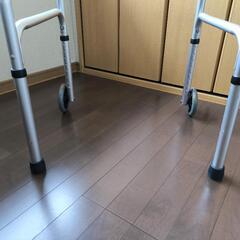 折りたたみ 歩行器  介護用品  大人の画像