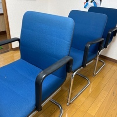 椅子7脚の画像