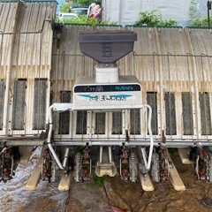 クボタ8条田植機SPU85Fの画像