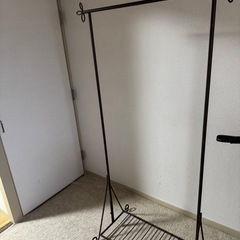 ハンガーラックの画像