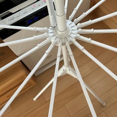 洗濯物干し　室内の画像