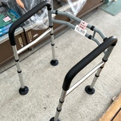 介護用品　折りたたみ歩行器の画像