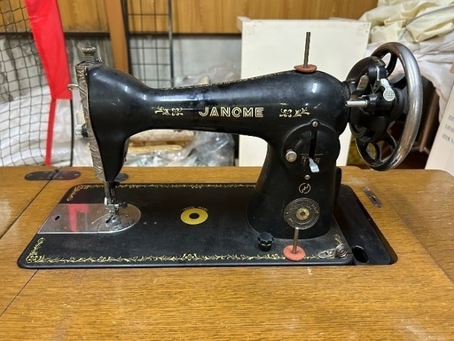 《取引成立》JANOME　ジャノメ　足踏み式　ミシン　ミシンテーブル　アンティーク　レトロ　昭和　オブジェ　中古