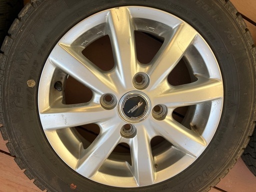 使用1シーズン　13インチ スタッドレスタイヤ ホイール付き 155/65R13 73Q