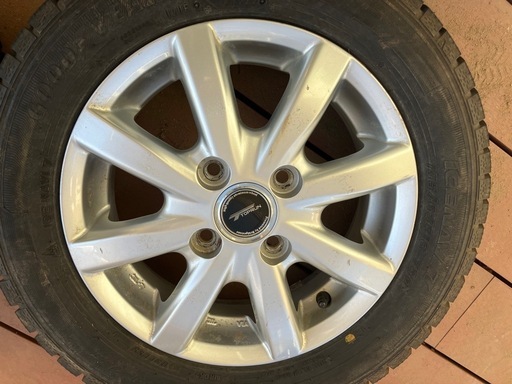 使用1シーズン　13インチ スタッドレスタイヤ ホイール付き 155/65R13 73Q