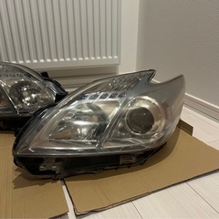 プリウス ZVW30 ヘッドライト