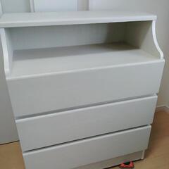 白のローチェスト