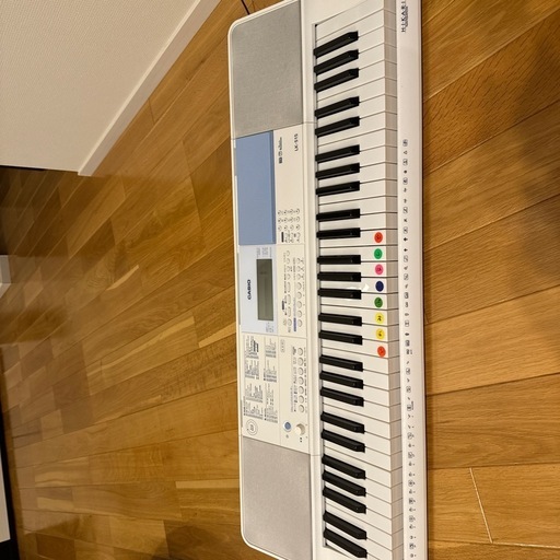 電子ピアノ　CASIO LK-515