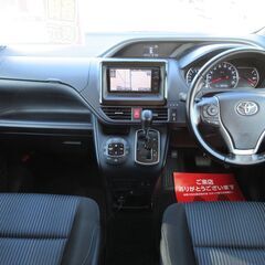 トヨタ　ヴォクシー　ＺＳ　煌★1年保証★ロードサービス付　純正ＳＤナビ　地デジ　バックカメラ　Ｂｌｕｅｔｏｏｔｈ　両側パワースライド　ドライブレコーダー　ビルトインＥＴＣ　スマートキー　アイドリングストップ　オートライト　ＬＥＤヘッド　純正１６ＡＷの画像
