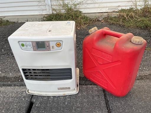 石油ファンヒーター トヨトミ LC-32D 2013年製 灯油缶付き