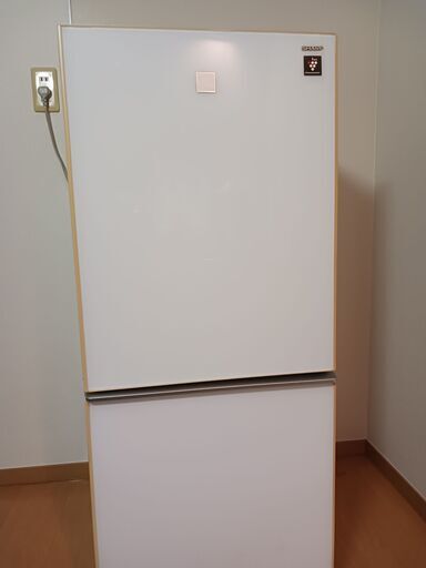 冷蔵庫/137L/シャープ製/2017年式//冷凍庫付き