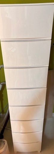 白プラスチック衣装ケース