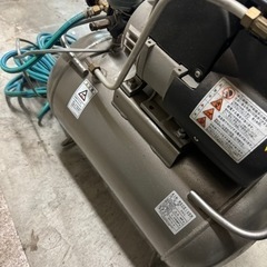 エアーコンプレッサー　30l 日立　オイルフリーベビコンの画像