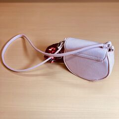 H&M スパンコールハートポシェット（スパンコールハートキーホルダー付き）の画像