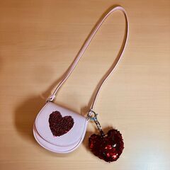 H&M スパンコールハートポシェット（スパンコールハートキーホルダー付き）の画像