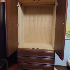 洋服タンスの画像