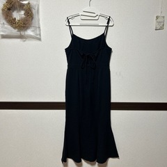 LAUIR バックリボンマーメイドキャミソールの画像