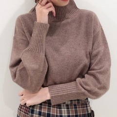 ブラウン セーターの画像