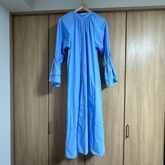 KBF フレアスリーブワンピース ブルーの画像