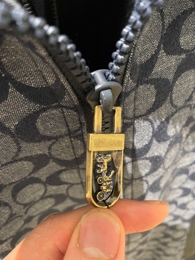 美品 Coach グレー ロゴパターン ジャケット ジャンパー