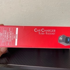 車用充電ソケットとUSBの画像