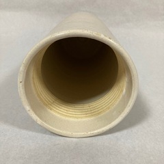 白い陶器の花瓶の画像