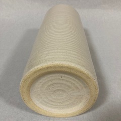 白い陶器の花瓶の画像