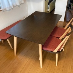 ダイニングテーブル　4人掛け